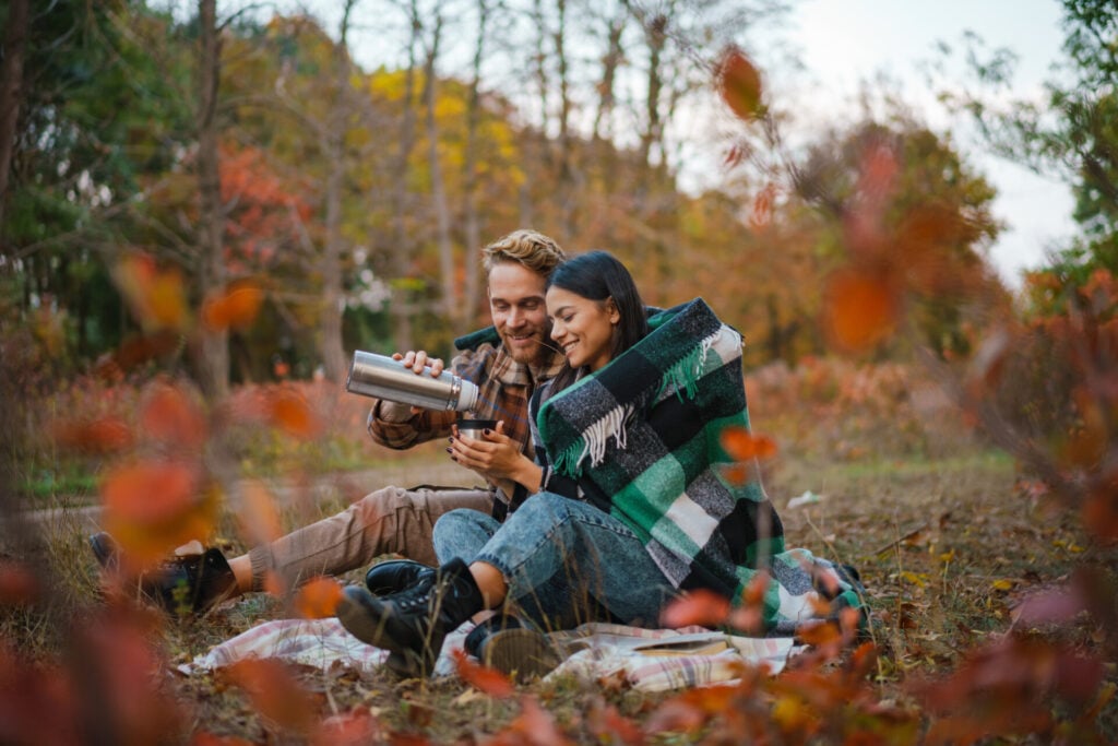 fall couple picnic